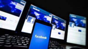 Facebook Watch lanza una función para ver y comentar vídeos en grupo
