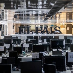 El País rectifica una noticia sobre okdiario