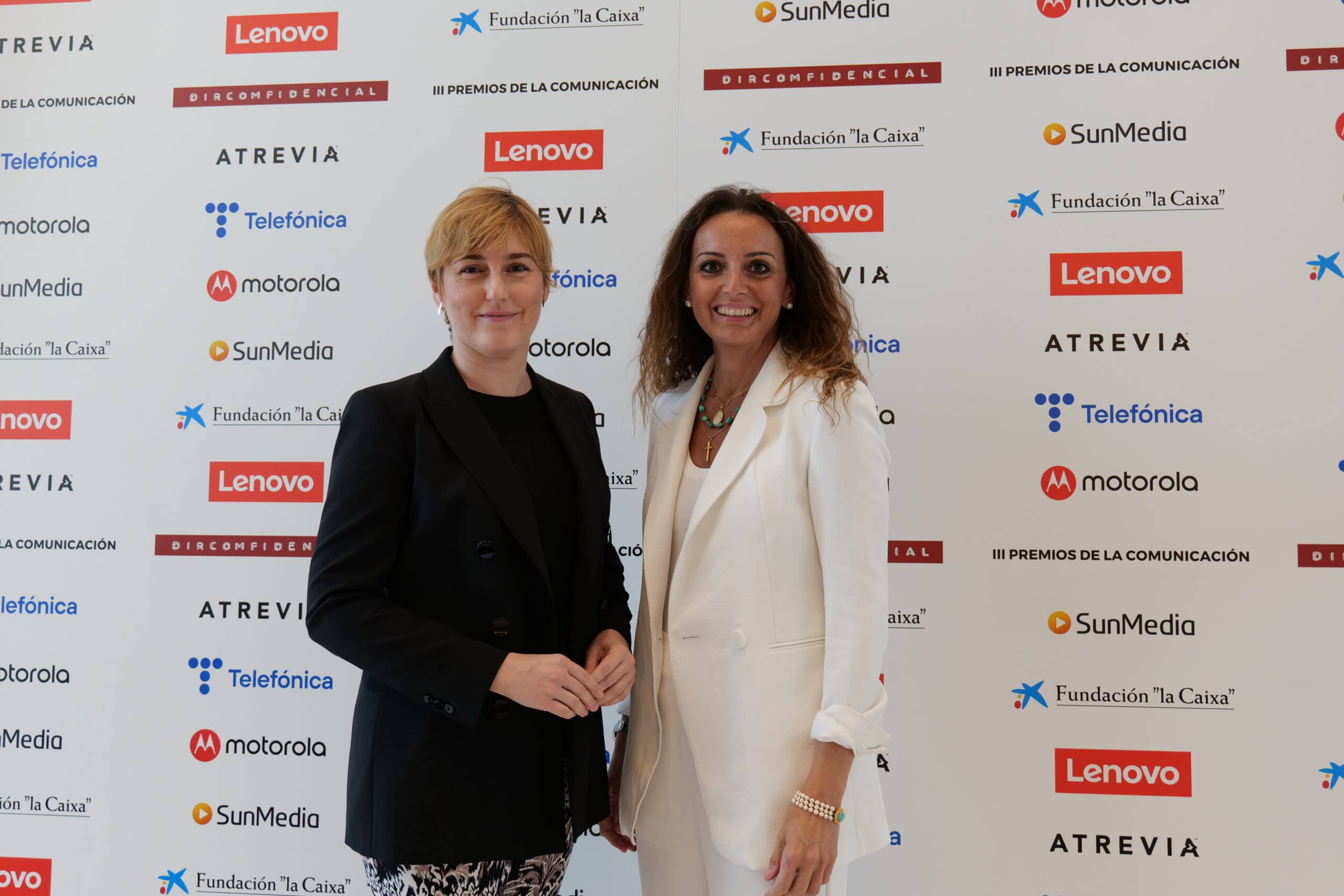 Julia Montoro y Valvanuz Serna (Proa)