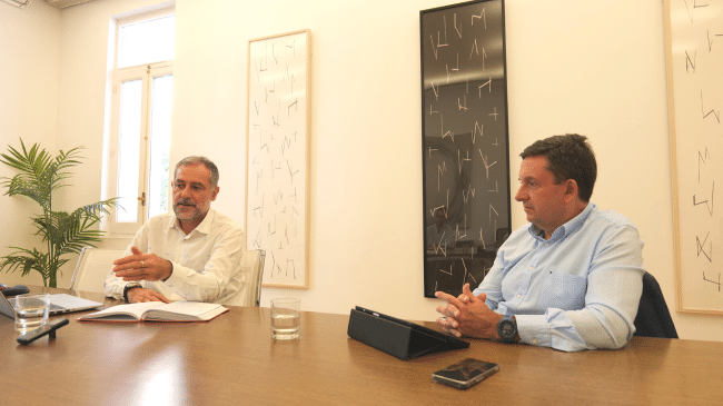 Juan Gabriel Corral (izquierda) y Carlos González