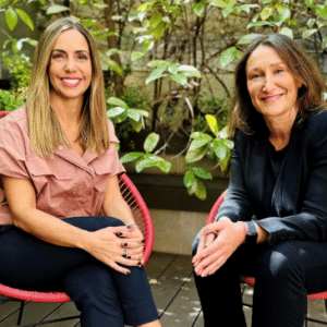 a la izquierda, Vicky Ducournau (Head of Havas Market España). A la derecha, Sonia Paz (Business Transformation Officer Havas Media Network España)