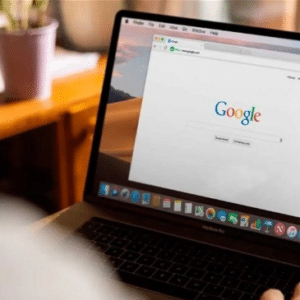 Google refuerza la transparencia y la eficiencia con nuevas actualizaciones en News, Discover y Analytics