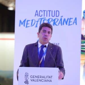 Carlos Mazón, con el nuevo lema de la Generalitat: “Actitud Mediterránea”.
