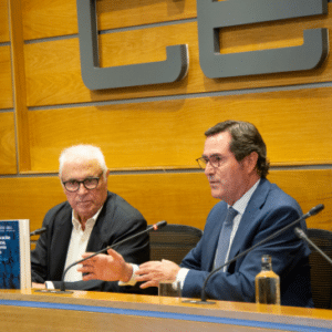 Carlos Díaz (derecha) y Antonio Garamendi