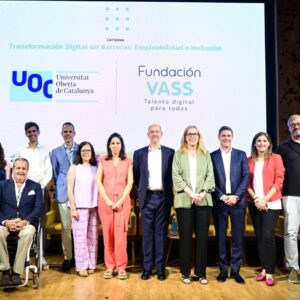 La UOC y la Fundación VASS lanzan una cátedra para mejorar la empleabilidad y la inclusión digital de las personas con discapacidad