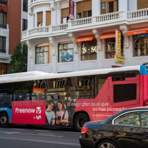 Freenow by Lyft presenta su nueva imagen de marca con una campaña cargada de referencias madrileñas