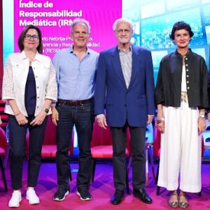 Adrián Ballester, Maite Rodríguez, Leo Farache, Paco González, Marta Perlado y José Manuel Velasco.